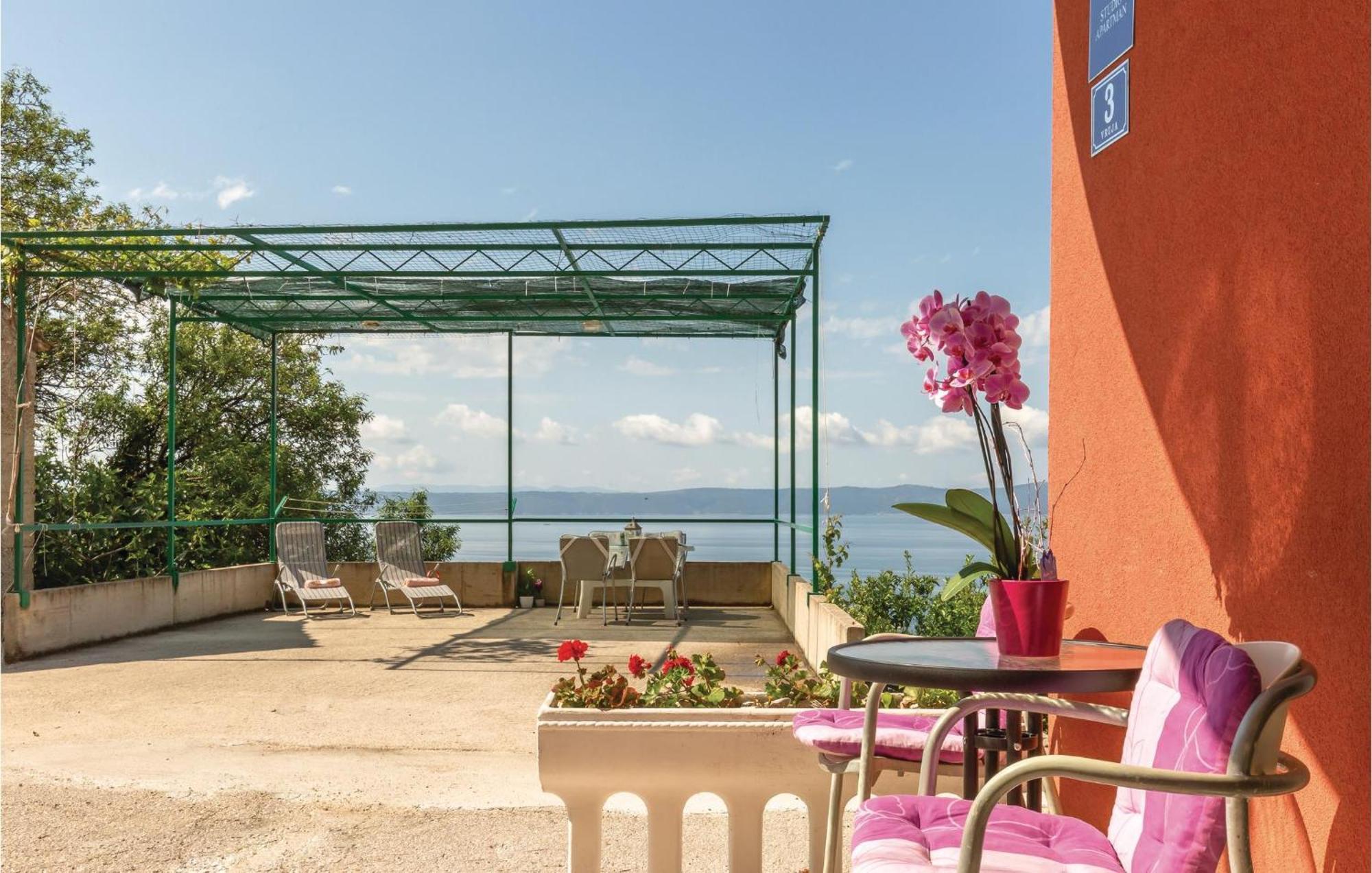 Awesome Home In Podgora With Kitchen ภายนอก รูปภาพ