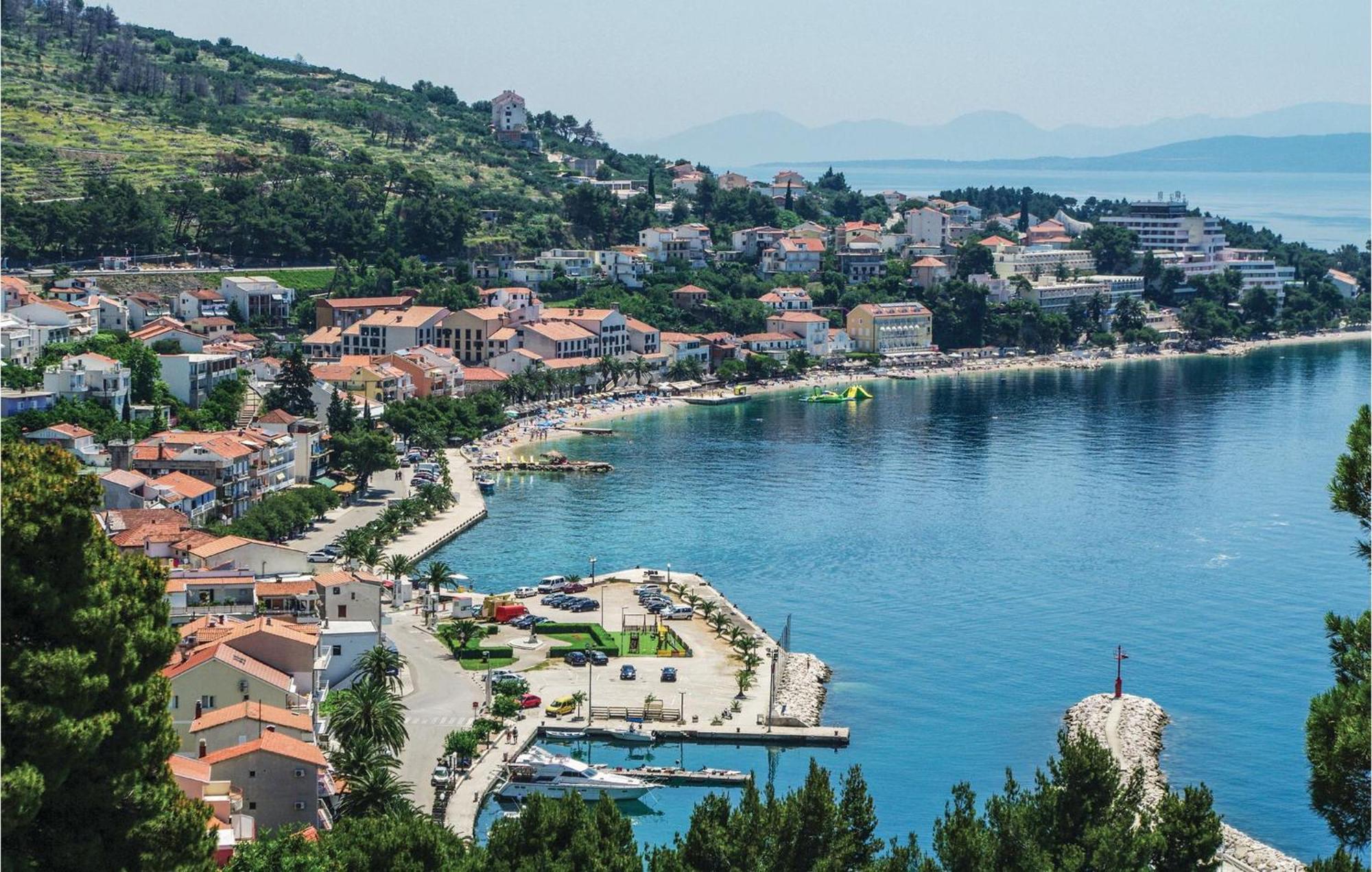 Awesome Home In Podgora With Kitchen ภายนอก รูปภาพ